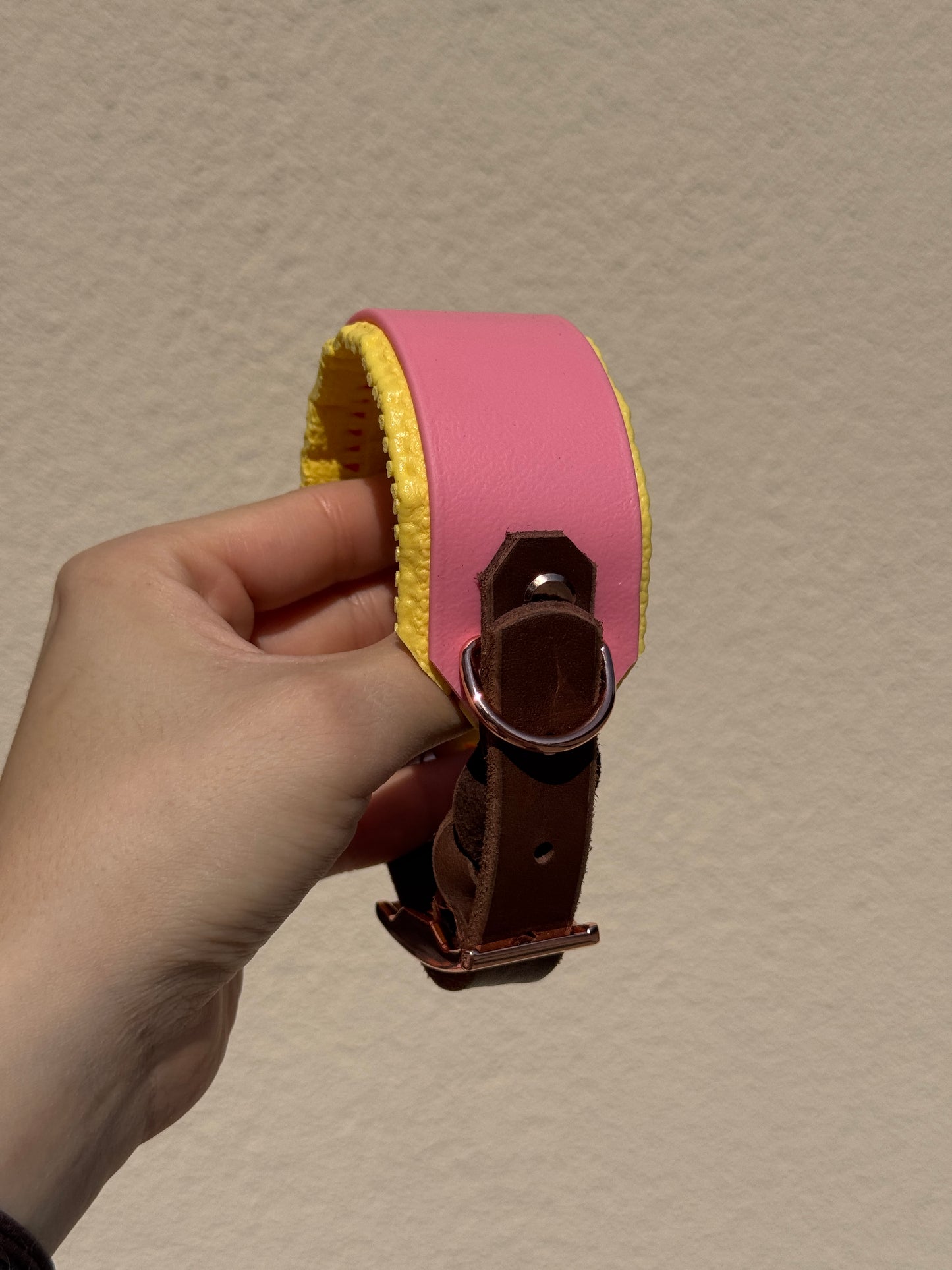Halsband BioThane® mit Fettleder und Polsterung 38mm HU 24-34 mm Pastel Rosa/Braun