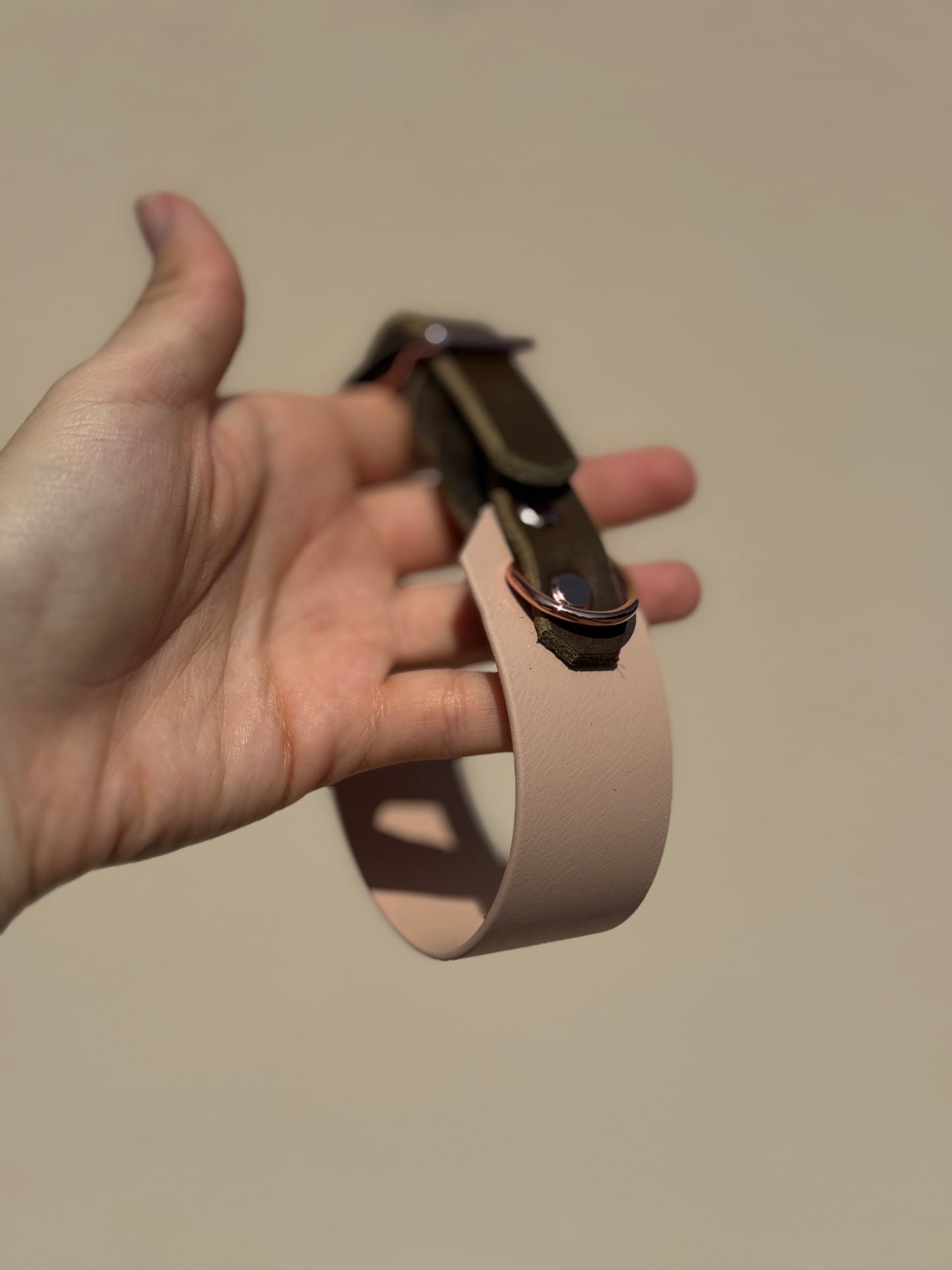 Halsband BioThane® mit Fettleder 38mm HU 26-36 mm Powder Tan/Oliv