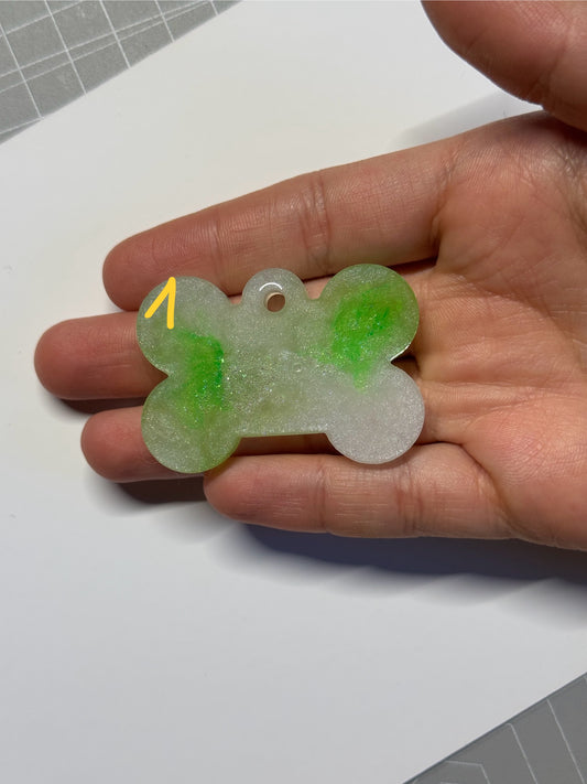 Epoxidharz Hundemarken - Serie Knochen/Grün/Weiß